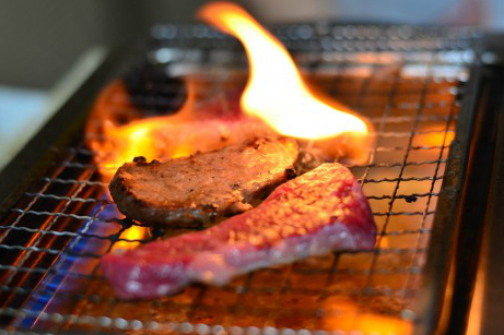 肉食も脳の老化の一因との実験結果　（画像はイメージです）