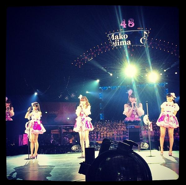 リクエストアワー2014でのAKB48（画像はinstagram.com/nyanchan22より）