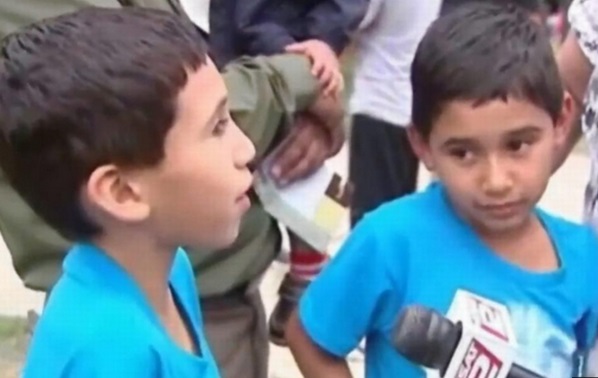 【米国発！Breaking News】7歳双子の男児お手柄。誘拐犯から1歳の弟を守るため体当たり。（テキサス州）