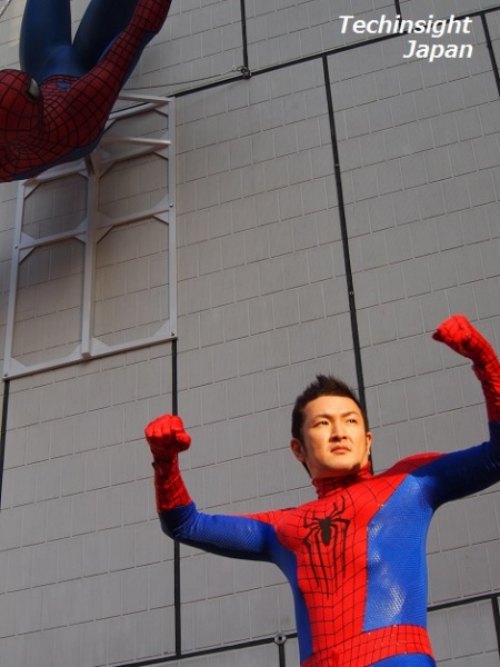 【エンタがビタミン♪】中村獅童、スパイダーマンスーツで銀座に颯爽と現る。除幕式では「紐が長いし、硬いよ…」