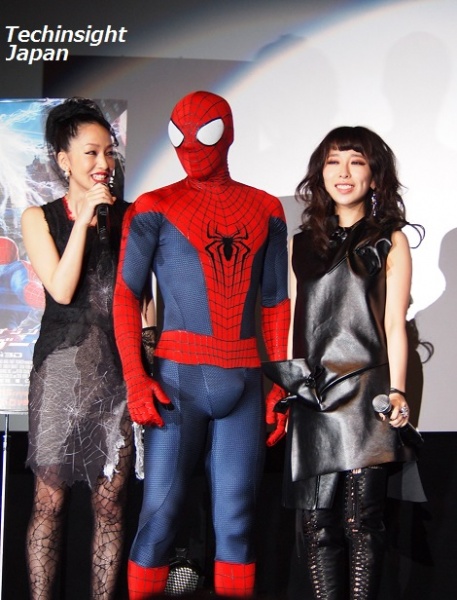 『アメイジング・スパイダーマン2』ジャパンプレミアイベントの中島美嘉と加藤ミリヤ。