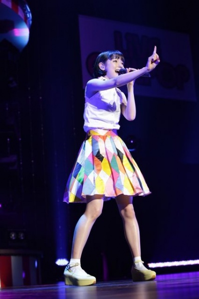 『LiVE GiRLPOP 2014』でオープニングアクトを務めた武藤彩未