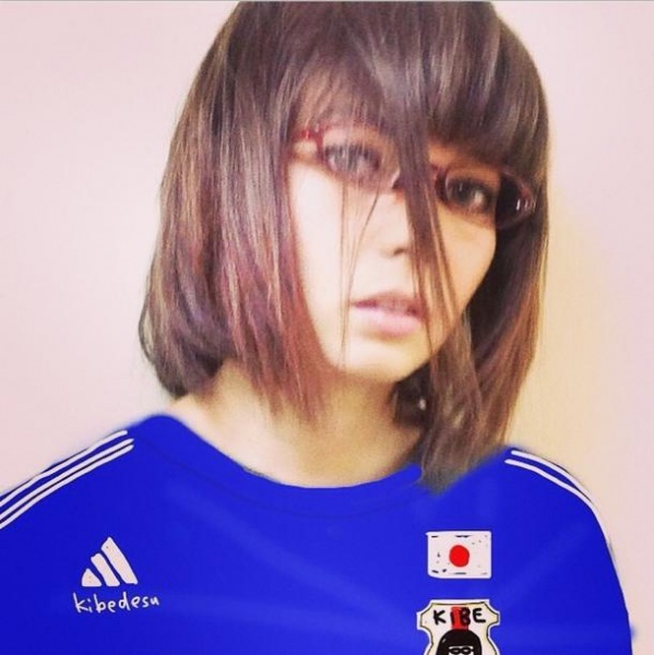 W杯日本代表を応援する“木部さん”　（画像はinstagram.com/kibe_monitoringより）