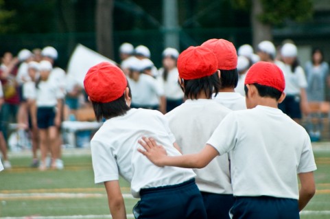 運動会の人間ピラミッドには賛成・反対？　（画像はイメージです）