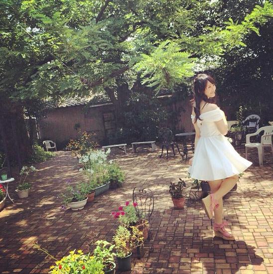 【エンタがビタミン♪】松井玲奈の“意味不明”な写真に「天使降臨」と絶賛。