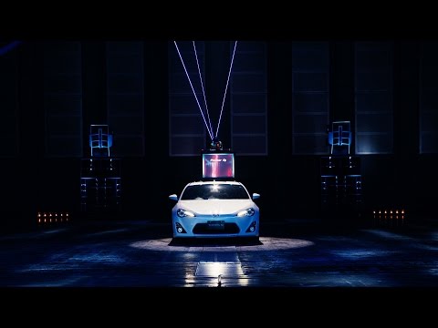 『DRIVING KIDS with TOYOTA スペシャルムービー』。画像YouTubeのサムネイル。