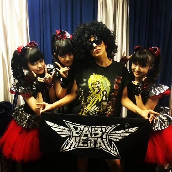 レディー・ガガとBABYMETAL。（画像はinstagram.com/ladygagaより）