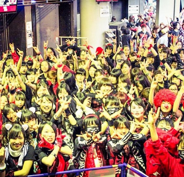 BABYMETAL“赤ミサ”会場にて。（画像は『BABYMETAL Instagram』より）