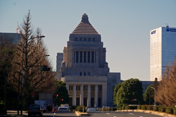 【エンタがビタミン♪】上西議員の「アイメークがものすごく癇に障る！」に賛同の声が続々。“浪速のエリカ様”にも疑問多数。