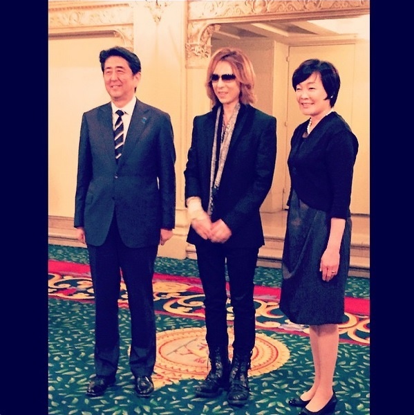 YOSHIKI、安倍晋三首相夫妻と（画像はYOSHIKI Instagramより）