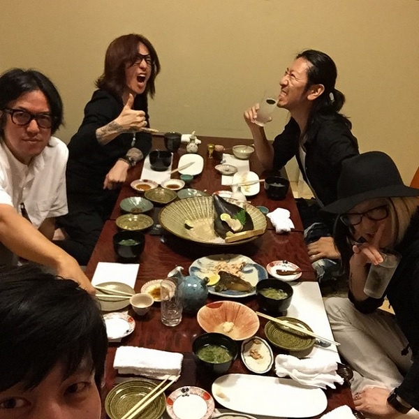 【エンタがビタミン♪】GLAYのHISASHI、TAKUROやLUNA SEAのSUGIZOまで。寿司屋で豪華なギタリスト会。