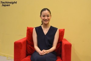 「口が動かない分楽でした」蒼井優