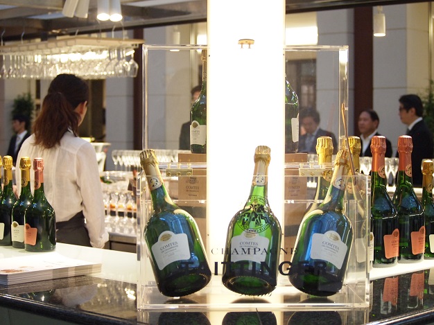 『TAITTINGER BAR』店内の様子