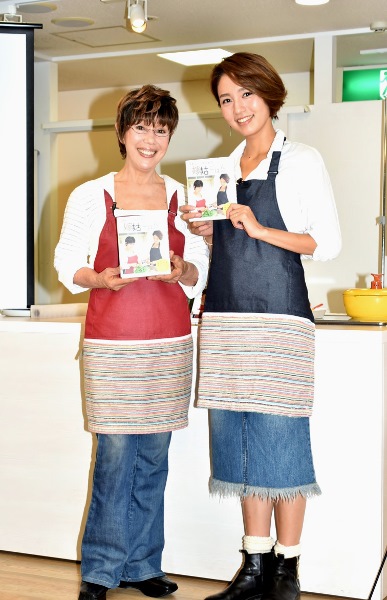 平野レミと和田明日香2人の合作で出来上がった『平野レミと明日香の嫁姑ごはん物語』