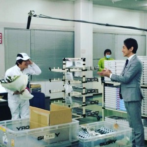 小泉孝太郎（右）、小泉純一郎元首相にそっくり？（画像は『バカリズム Instagram』より）