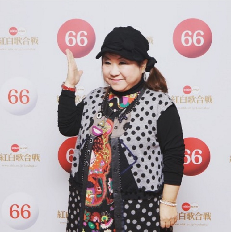 私服がすごい天童よしみ（画像は『NHK紅白歌合戦 Instagram』より）