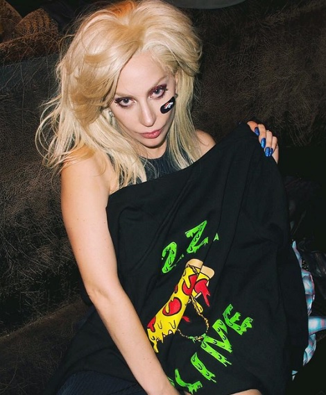 ガガ、癒えぬ痛みを告白（出典：https://www.instagram.com/ladygaga）