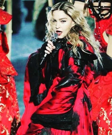 マドンナが思わず涙（出典：https://www.instagram.com/madonna）