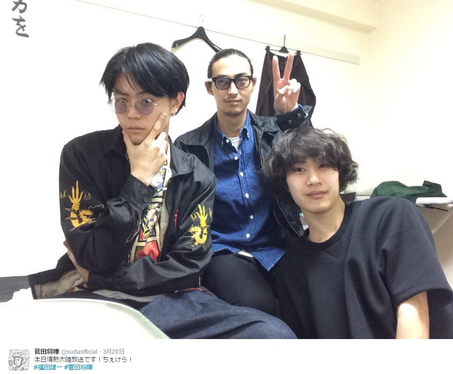 菅田将暉と某ブランドで働く友人（出典：https://twitter.com/sudaofficial）