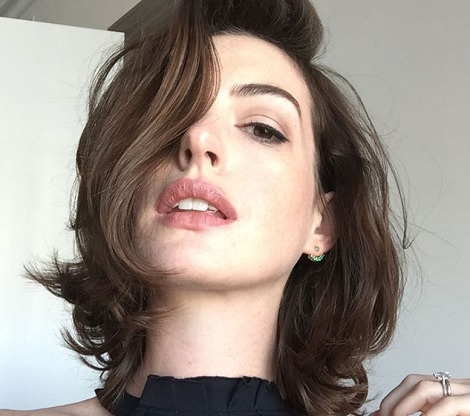 アン・ハサウェイ、息子に夢中（出典：https://www.instagram.com/annehathaway）