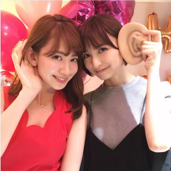 小嶋陽菜と篠田麻里子（出典：https://www.instagram.com/shinodamariko3）