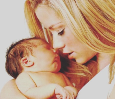 2児の母ケンドラ（出典：https://www.instagram.com/kendra_wilkinson_baskett）