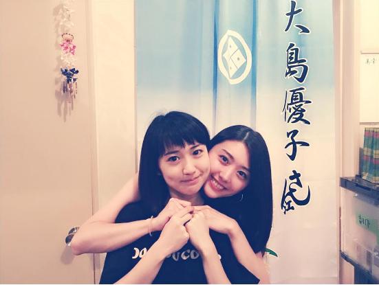 大島優子とはねゆり（出典：https://www.instagram.com/yuk00shima）