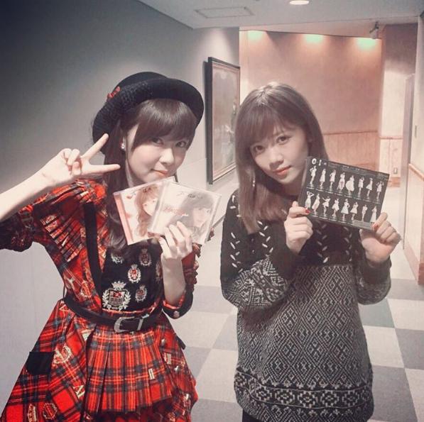 指原莉乃とMACO（出典：https://www.instagram.com/maco_opc）