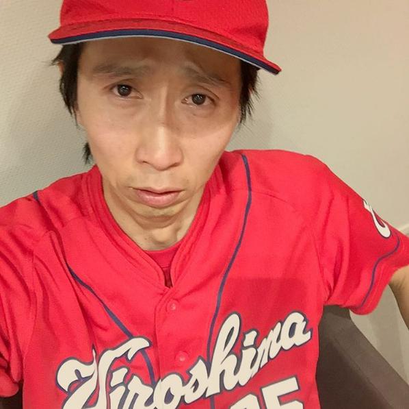 広島優勝に感涙するアンガ山根（出典：https://www.instagram.com/ungirls_yamane）