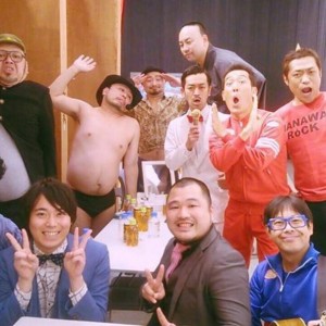 替え歌最強トーナメントで優勝したクマムシ：前列左2人（出典：https://www.instagram.com/haseman80000000）