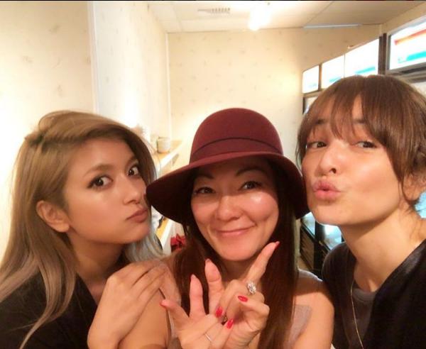 ローラ、マキ・コニクソンさん、梨花（出典：https://www.instagram.com/makikonikson）