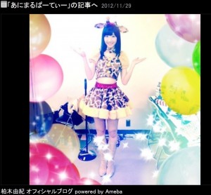 『ベストアーティスト2012』で“キリン”柄を着たゆきりん（出典：http://ameblo.jp/yuki-kashiwagi-we）