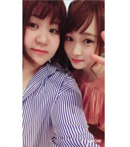 「おまつ」さんと川栄李奈（出典：https://www.instagram.com/matsu0526）