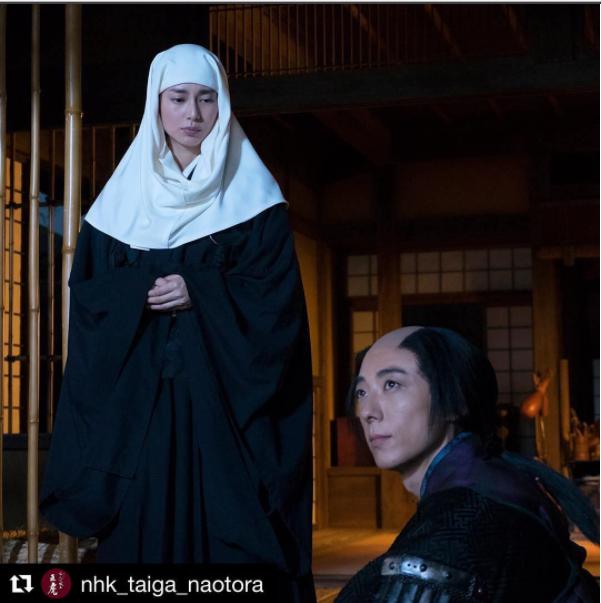 『直虎』での柴咲コウと高橋一生（画像は『柴咲コウ　2017年8月13日付Instagram「＃Repost ＠nhk_taiga_naotora」』のスクリーンショット）