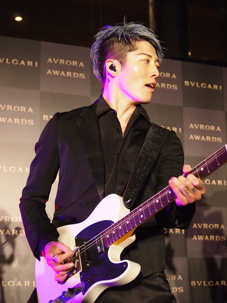 MIYAVI 「BVLGARI AVRORA AWARDS 2017」ゴールデンカーペットセレモニーにて