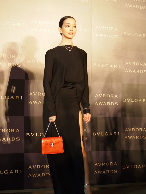 松島花　「BVLGARI AVRORA AWARDS 2017」ゴールデンカーペットセレモニーにて