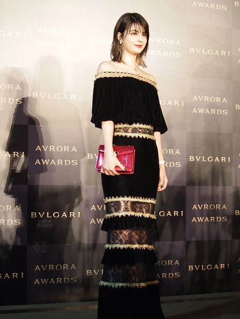 マギー　「BVLGARI AVRORA AWARDS 2017」ゴールデンカーペットセレモニーにて