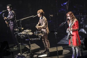 クリスマスイヴに30年目の日本武道館公演を開催したTHE ALFEE　（c）HAJIME KAMIIISAKA