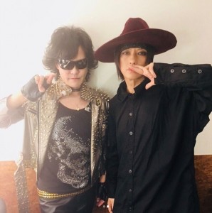 Toshl＆清春（画像は『Toshl　2017年12月7日付Instagram「特集第二弾！＃sugizo ＃ライブ」』のスクリーンショット）