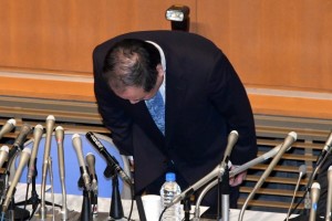 公の場で初めて謝罪する　はれのひ・篠崎洋一郎社長