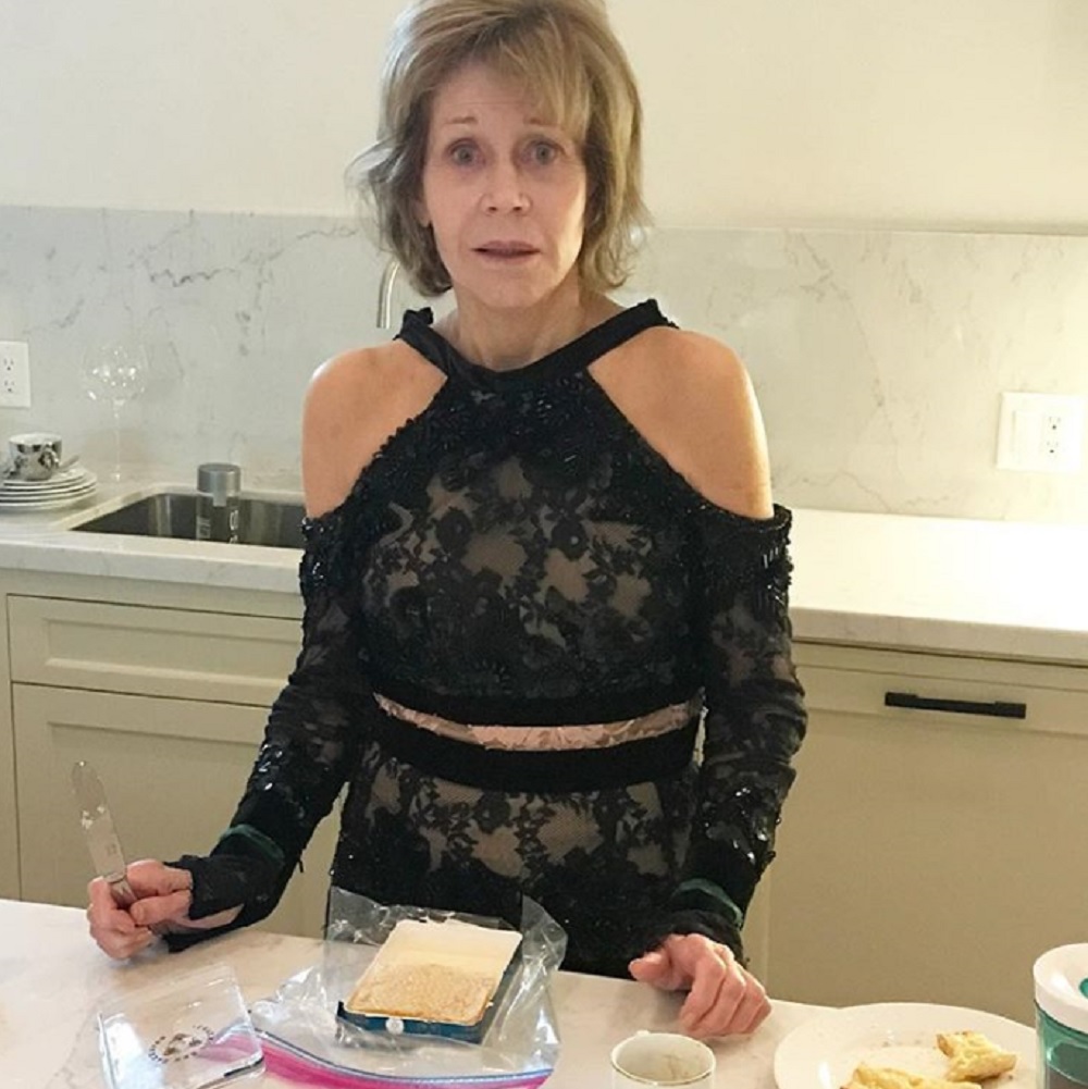 ジェーン・フォンダ「夫がいれば…」（画像は『janefonda 2017年11月7日付Instagram「Here’s me the next morning.」』のスクリーンショット）