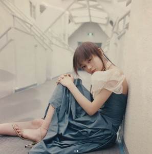 ファンから「眼力凄い」の声も（画像は『森矢カンナ　2018年3月27日付Instagram「実家で写真の整理をしていたらでてきた。」』のスクリーンショット）