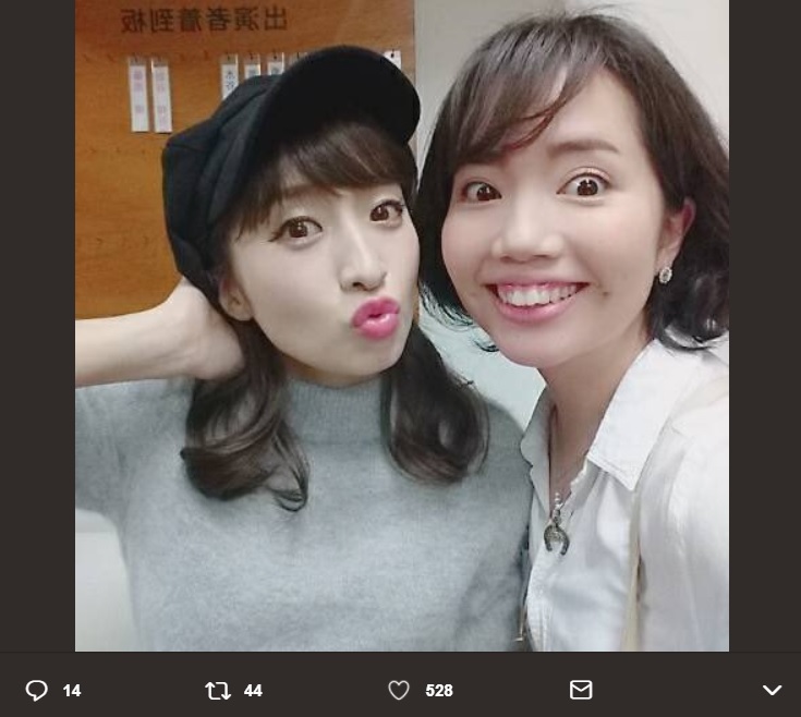 梅田彩佳と内田綾乃（画像は『梅田彩佳　2018年4月20日付Twitter「久しぶりに会えた。＃the面接 来てくれてありがとう。」』のスクリーンショット）