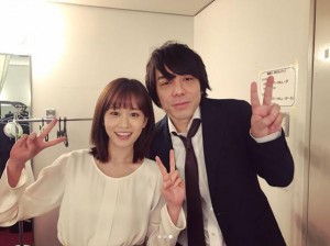 前田敦子と演出家・三浦大輔（画像は『前田敦子　2018年4月15日付Instagram「舞台「そして僕は途方にくれる」大阪公演も無事終わり。」』のスクリーンショット）