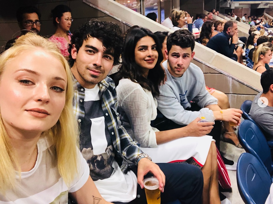 ジョー＆ソフィーとのWデートも兼ねて（画像は『Priyanka Chopra　2018年9月4日付Instagram「It’s a ＃famjam at the ＃usopen」』のスクリーンショット）