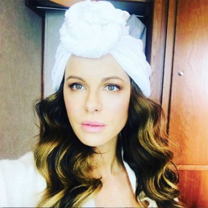 ケイト・ベッキンセール、次の恋も年下のコメディアンか（画像は『Kate Beckinsale　2018年12月4日付Instagram「It’s funny how gentle people get with you once you’re dead」』のスクリーンショット）