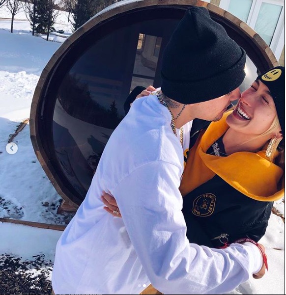 誕生日はカナダで迎えた？（画像は『Hailey Rhode Bieber　2019年3月1日付Instagram「25 sure looks good on u lover..」』のスクリーンショット）