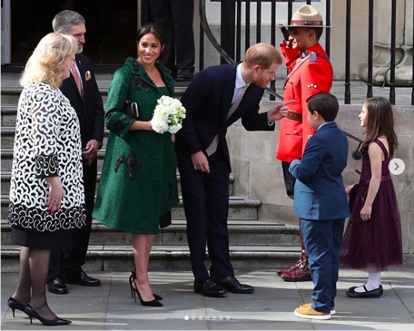 「Victoria Beckham」にお色直しをしたメーガン妃（画像は『Kensington Palace　2019年3月11日付Instagram「The Duke and Duchess of Sussex are marking ＃CommonwealthDay by celebrating the diverse community of Canadians living around the UK.」（PA/Kensington Palace）』のスクリーンショット）