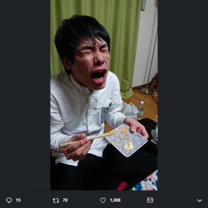 「なにもかけないでもうまい！」と川島明（画像は『安藤なつ（メイプル超合金）　2019年3月10日付Twitter「昨日は年一のたこ焼きフェス。」』のスクリーンショット）