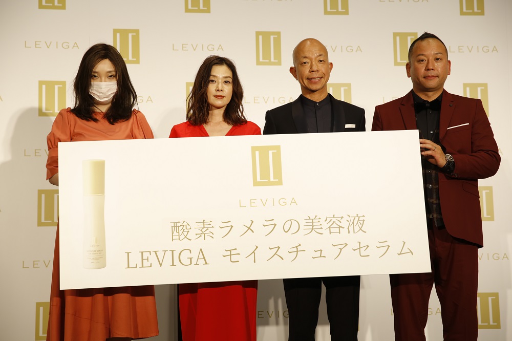 『「LEVIGA　モイスチュアセラム」イメージキャラクター就任PRイベント』にてざわちん、大塚寧々、バイきんぐ